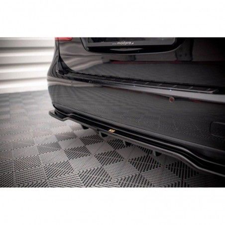 Maxton Central Rear Splitter (with vertical bars) Mercedes-Benz B W246 Facelift Gloss Black, Nouveaux produits maxton-design